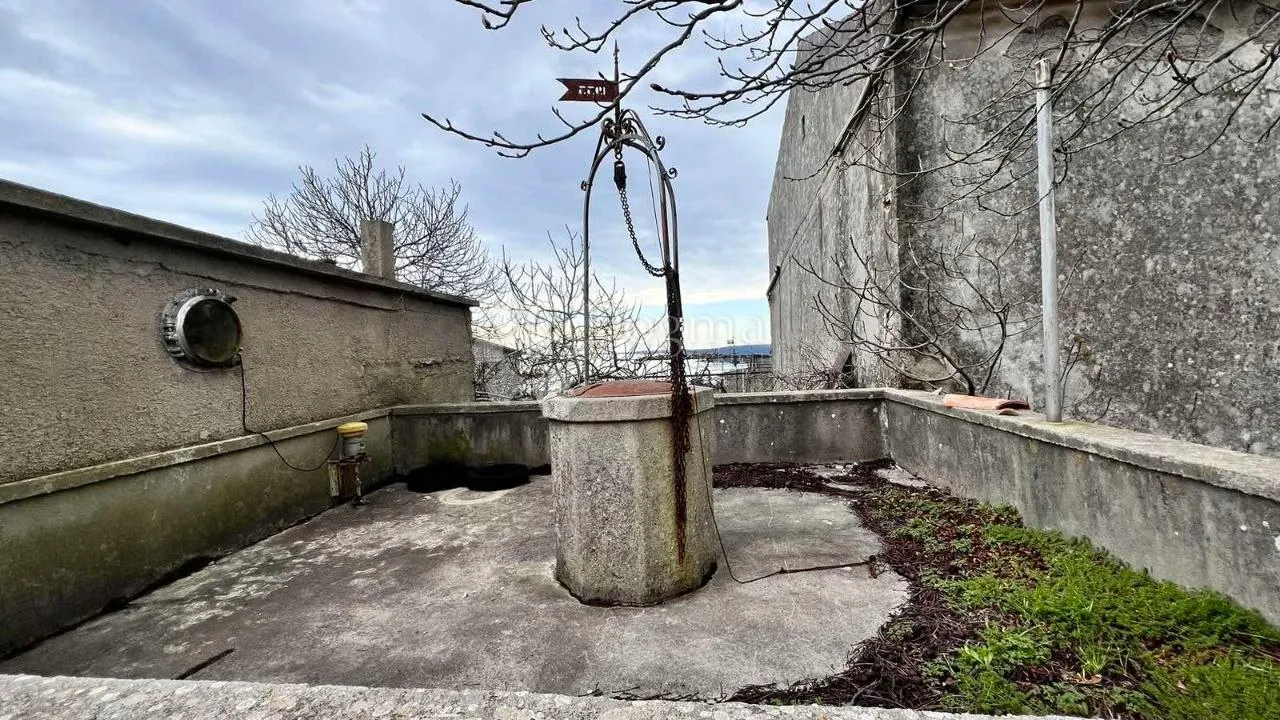 lijepa dvojna kuća za renovaciju s pogledom na more, okolica labina - slika 21