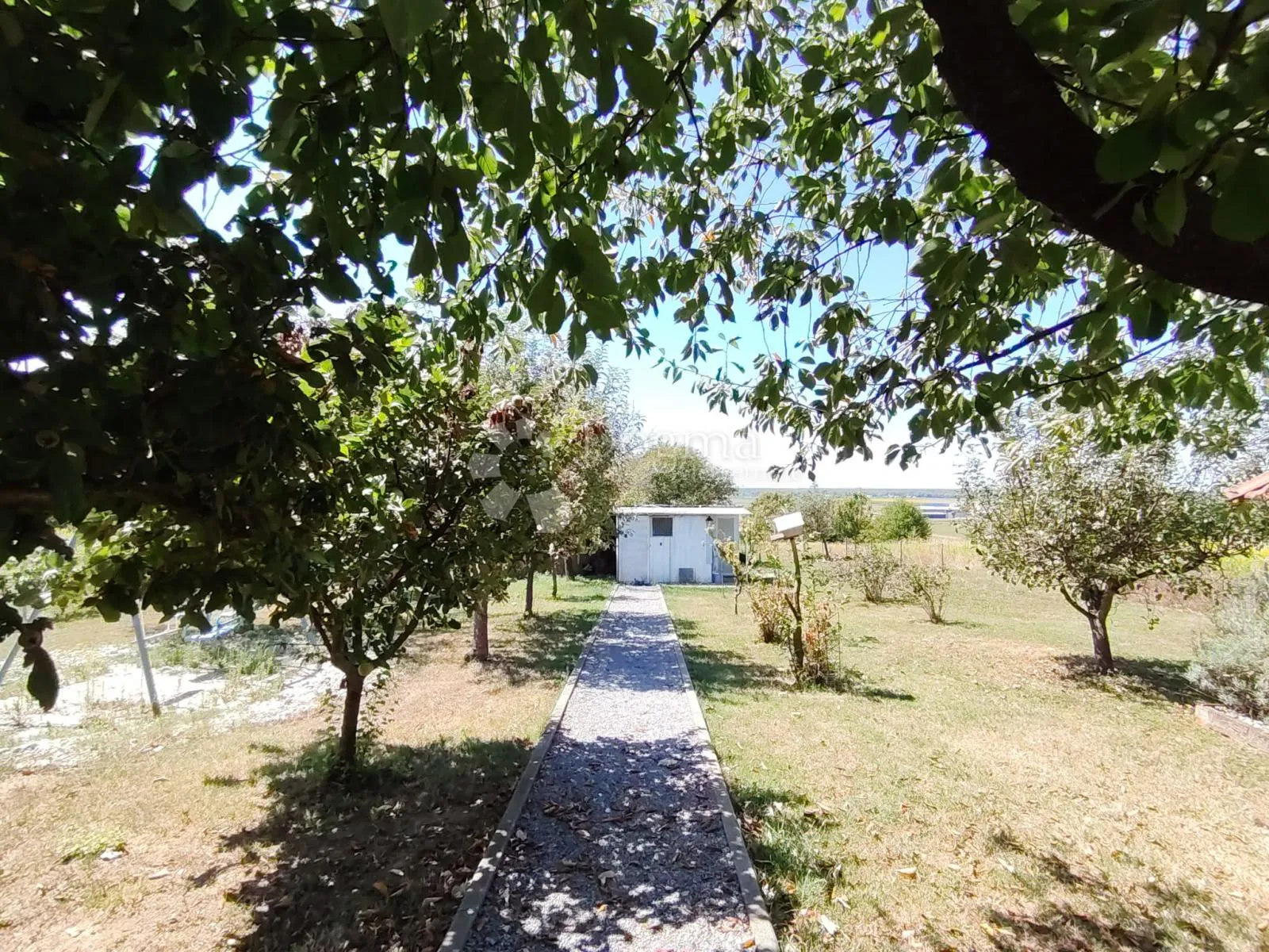 vikendica s kućicom za druženje – oaza mira kod križa - slika 19
