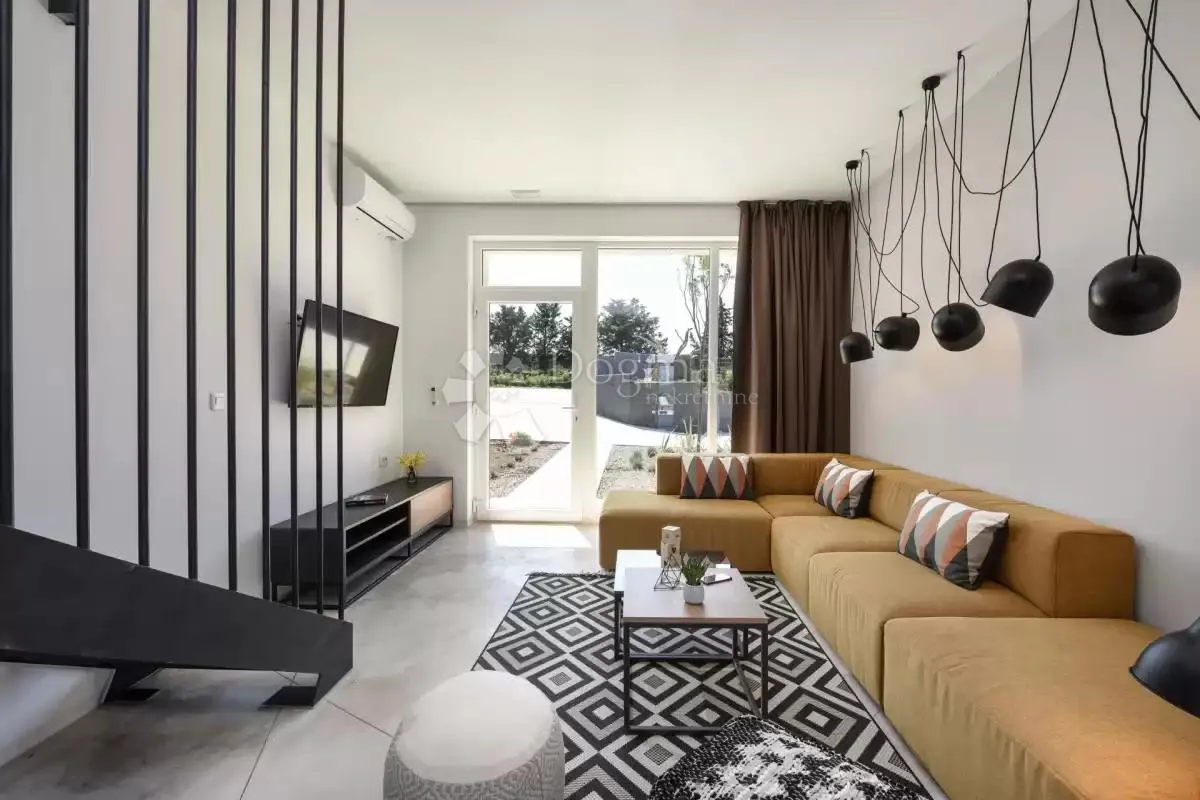 moderna villa sa bazenom- žerava - slika 33