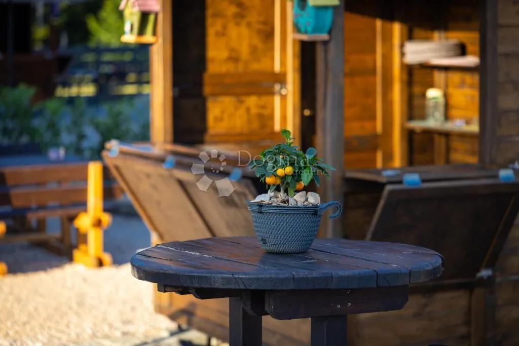 odličan manji hotel sa uigranim poslom - slika 33