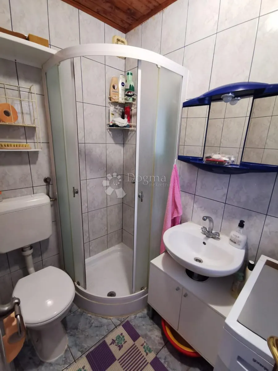 obiteljska stambena kuća useljiva odmah - prilika, hitno - slika 36