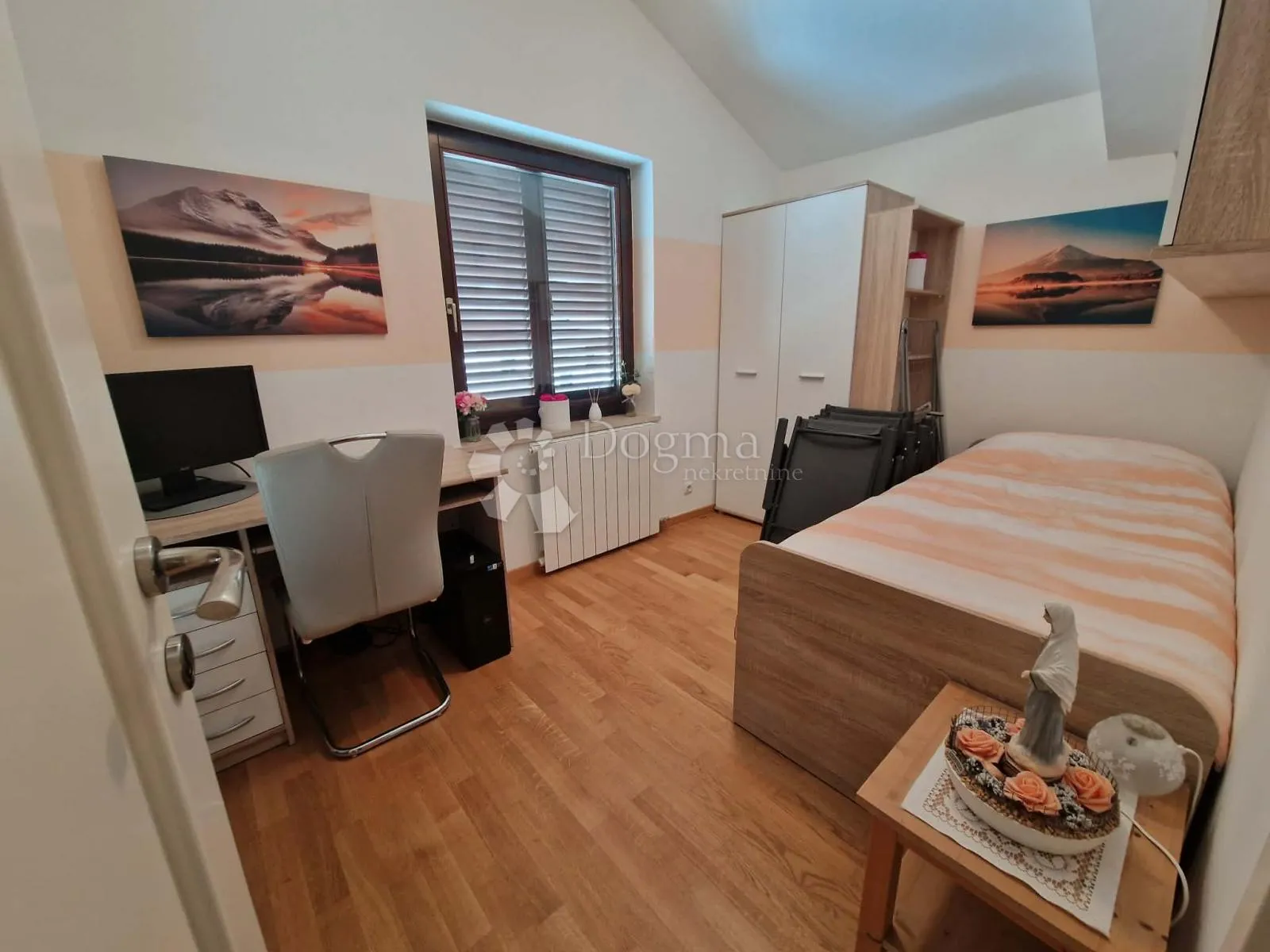 kuća s 4 apartmana - drugi red od mora - slika 76