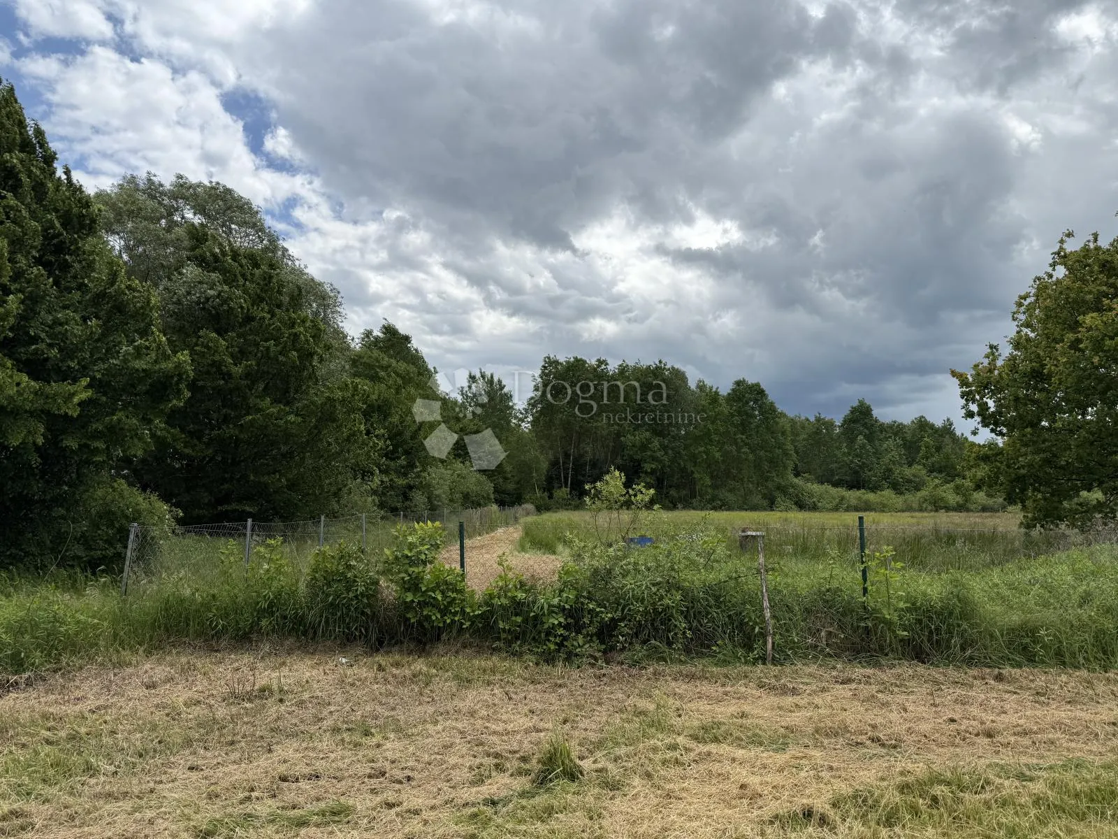 poljoprivredno zemljište 12.063 m² s gospodarskom zgradom 600 m² - slika 4