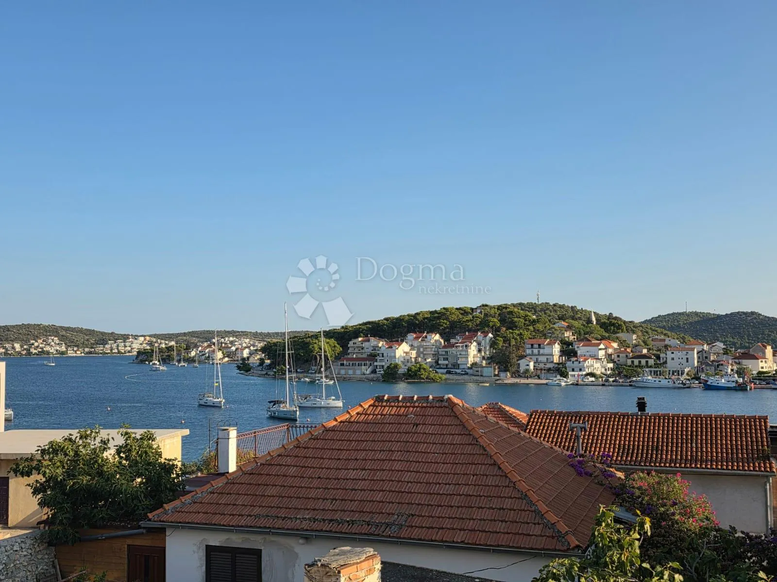 rogoznica- prizemlje u novogradnji 70m od mora - slika 2