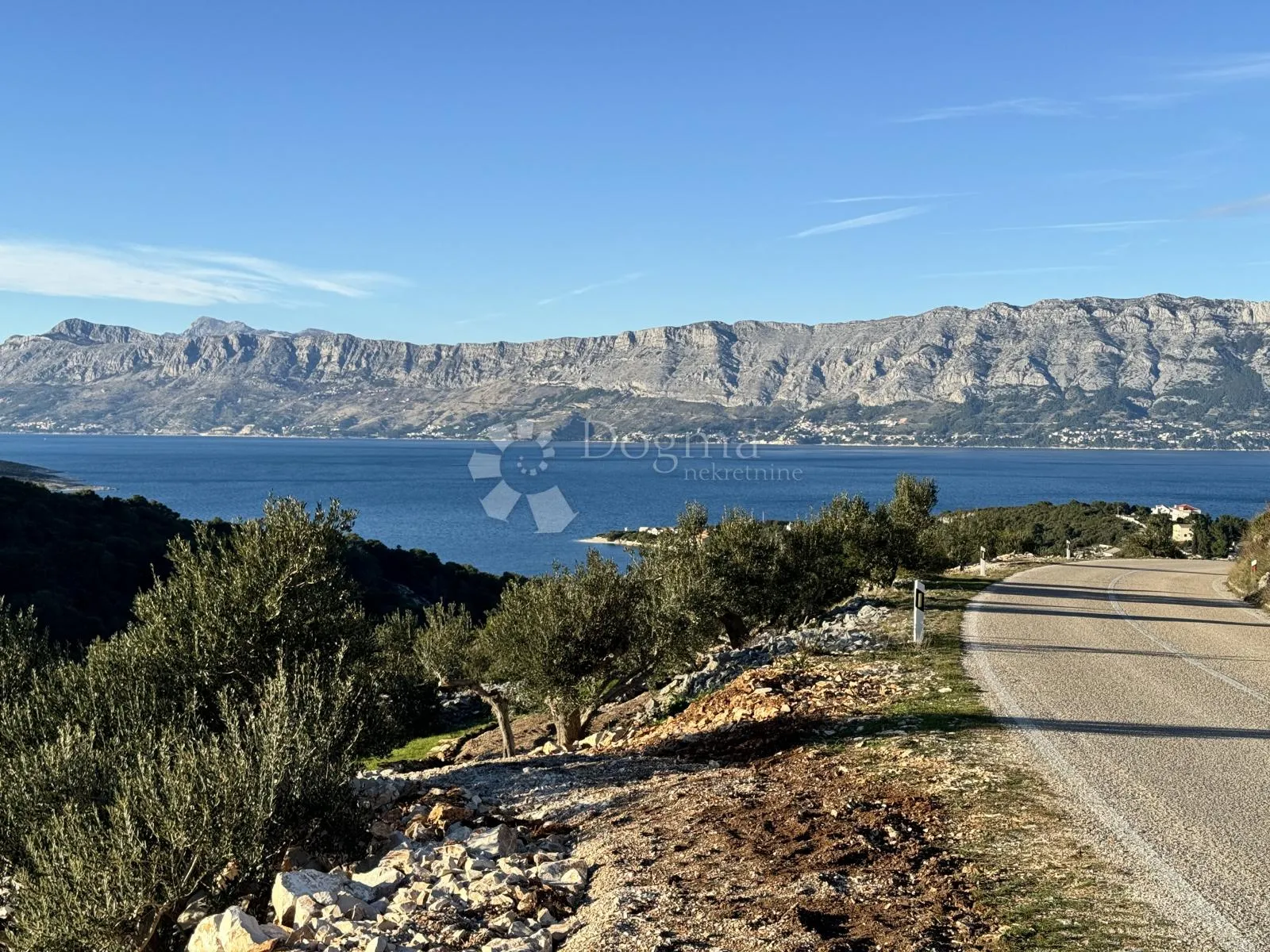 kuća sa bazenom 50 m od plaže na braču - slika 31
