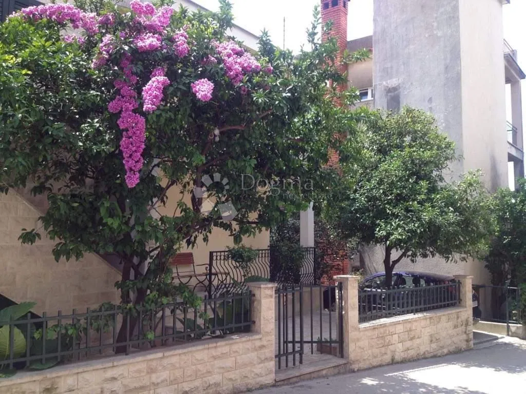 predivna apartmanska kuća podgora - slika 31