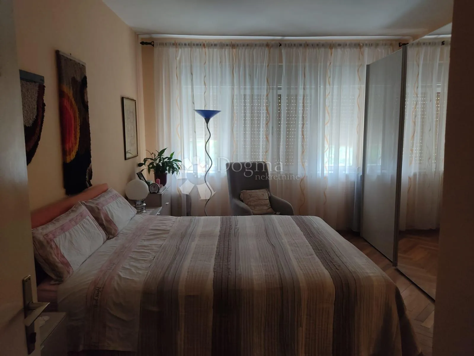 stan blizu strogog centra pule, 70m2 2. kat, parking osiguran - slika 3