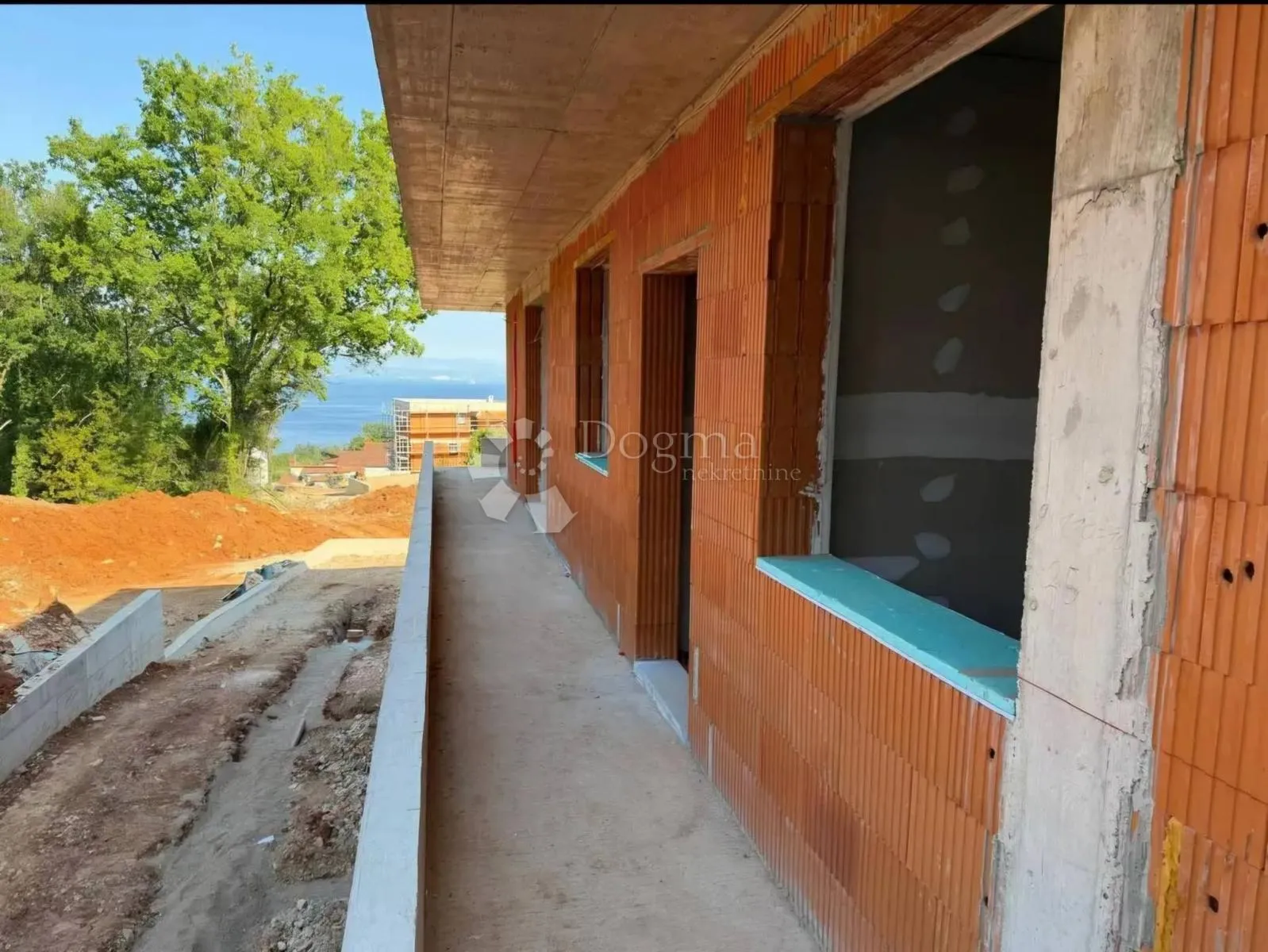 dva stana u modernoj novogradnji u iki! 90m2 - slika 2