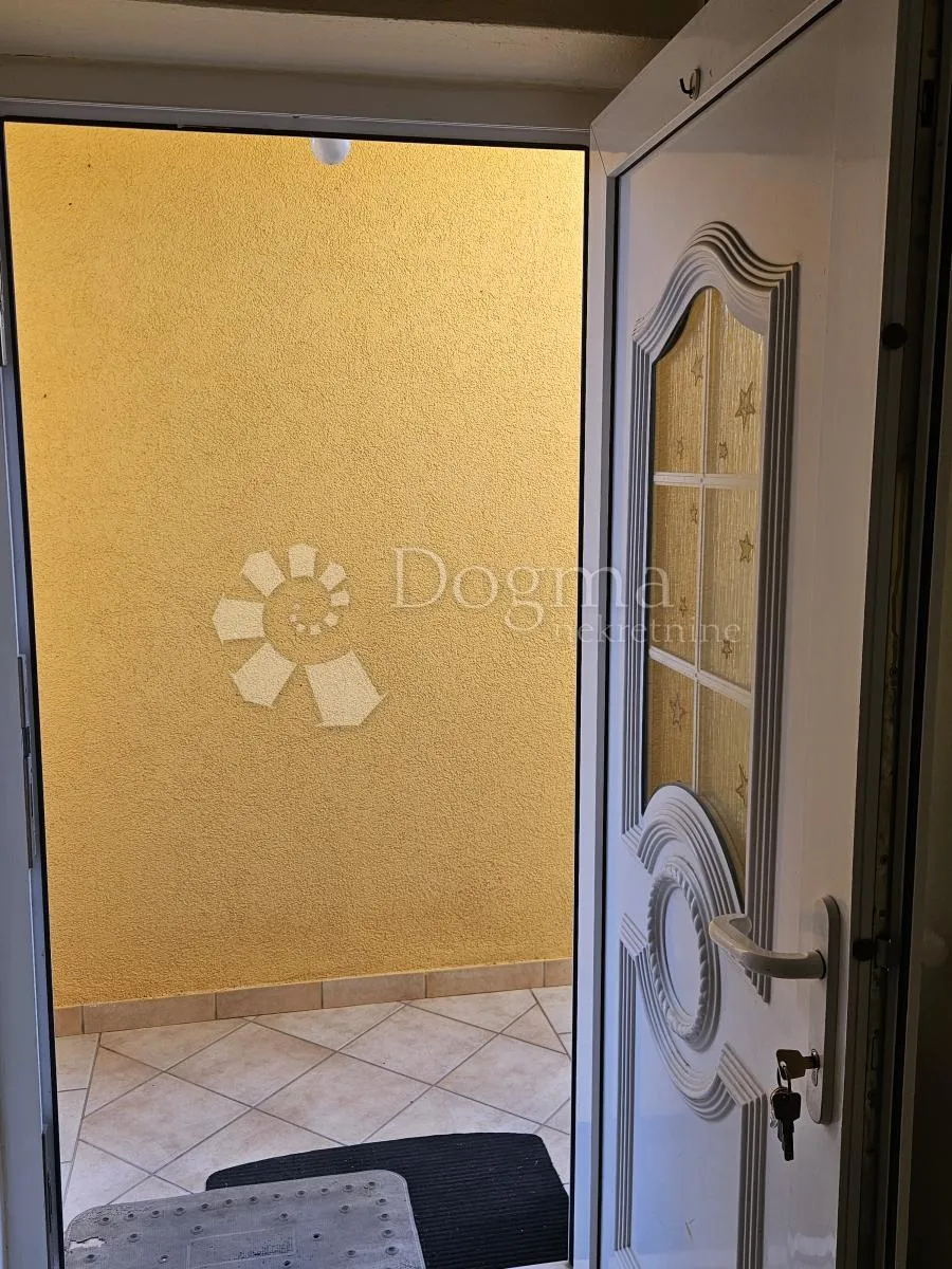 apartmanska kuća u pakoštanima - slika 28