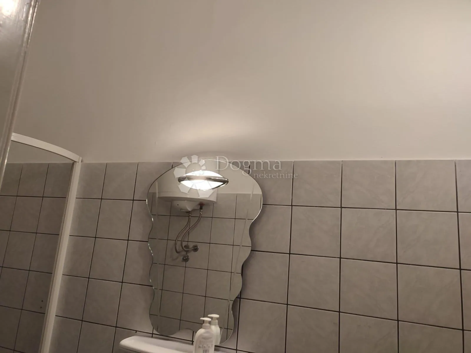 mlaka - odličan stan za život ili investiciju - slika 27