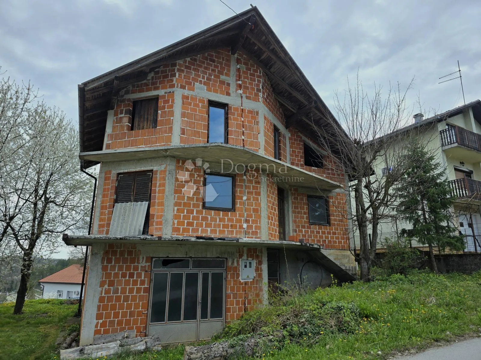 prodaja, kuća, rastoke, nkp 273 m2 sa okućnicom - slika 1