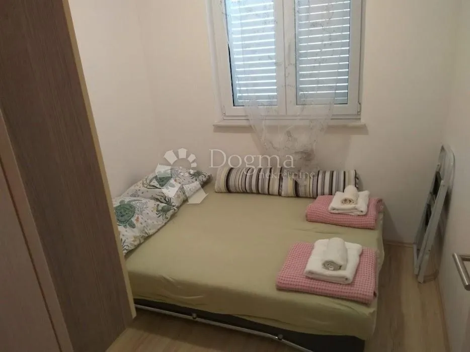 žaborić- predivna apartmanska kuća s pogledom na more - slika 26