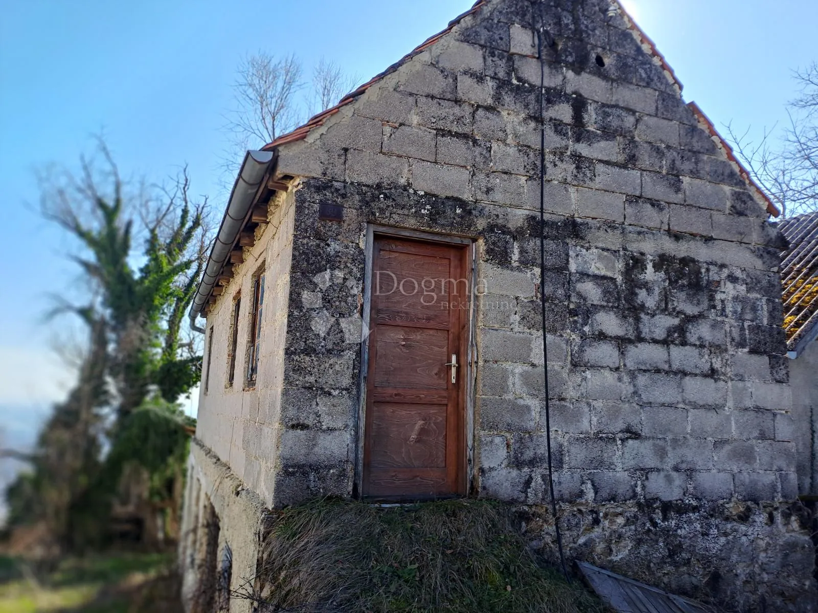 krasan pogled, čist zrak i voda jana u kući - slika 2