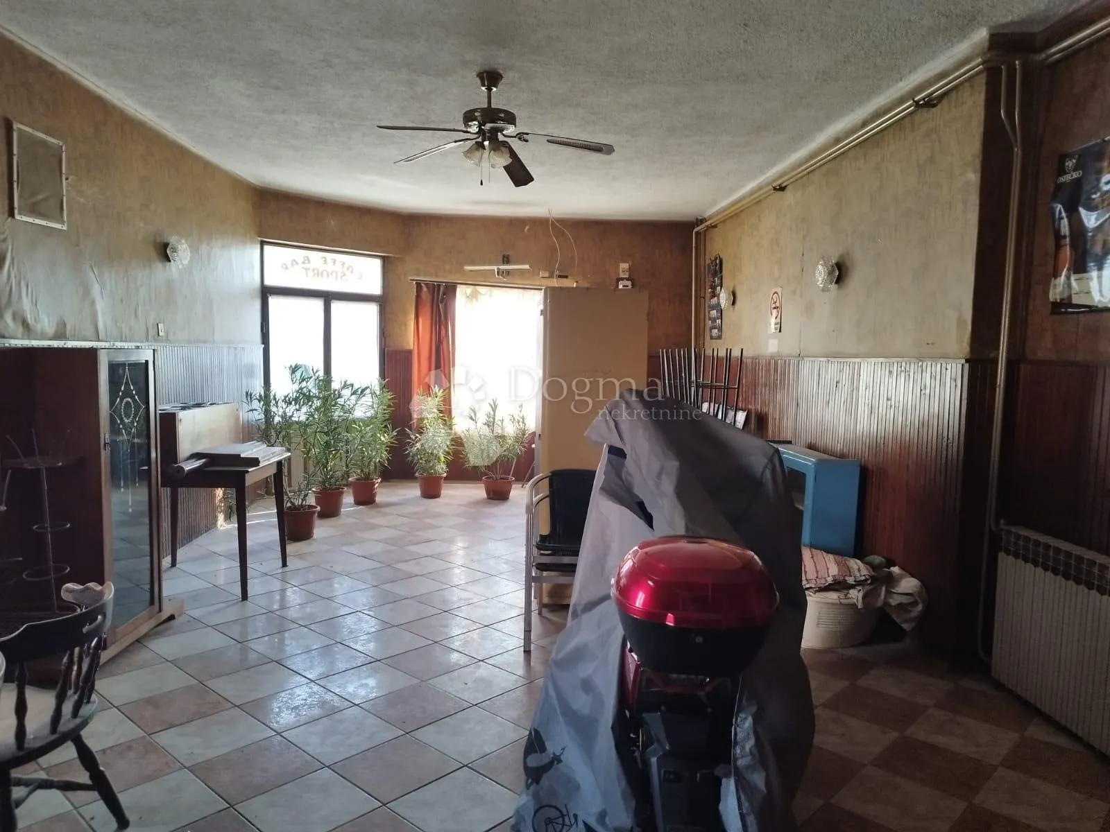 zmajevac - u samom centru poslovno stambena zgrada - slika 1