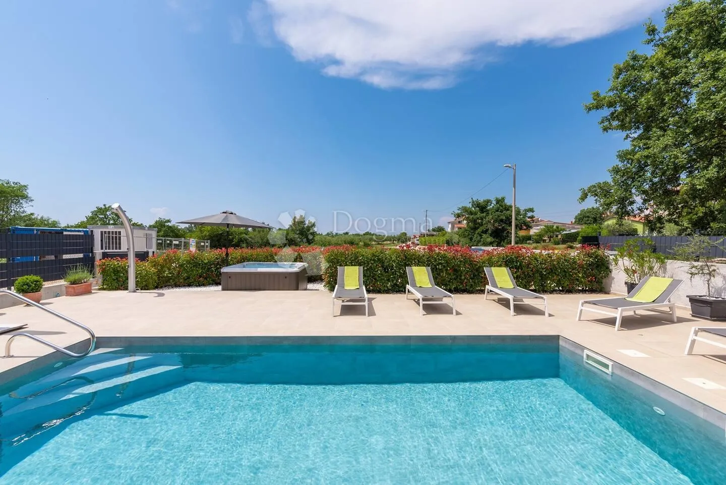 villa s bazenom i jacuzzijem - poreč - slika 20