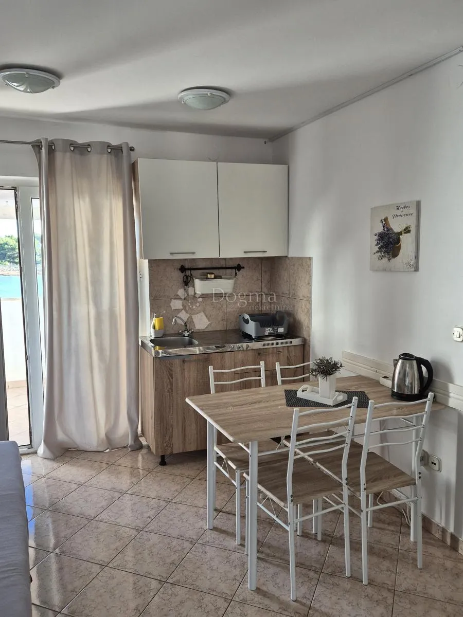 šibenik/zablaće- jedinstveni kompleks uz more: apartmanske kuće s teniskim terenom i bazenima - slika 52