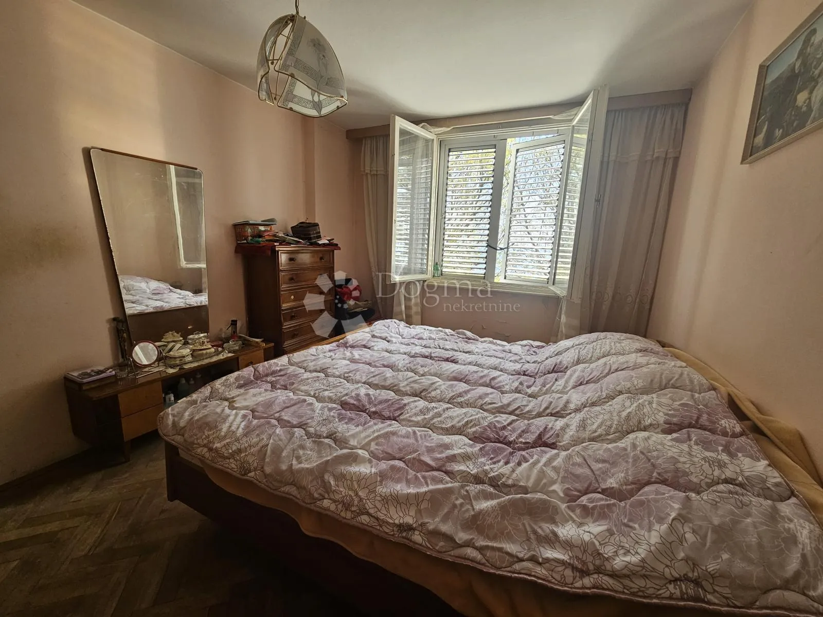 dvosoban stan na turniću! - slika 7