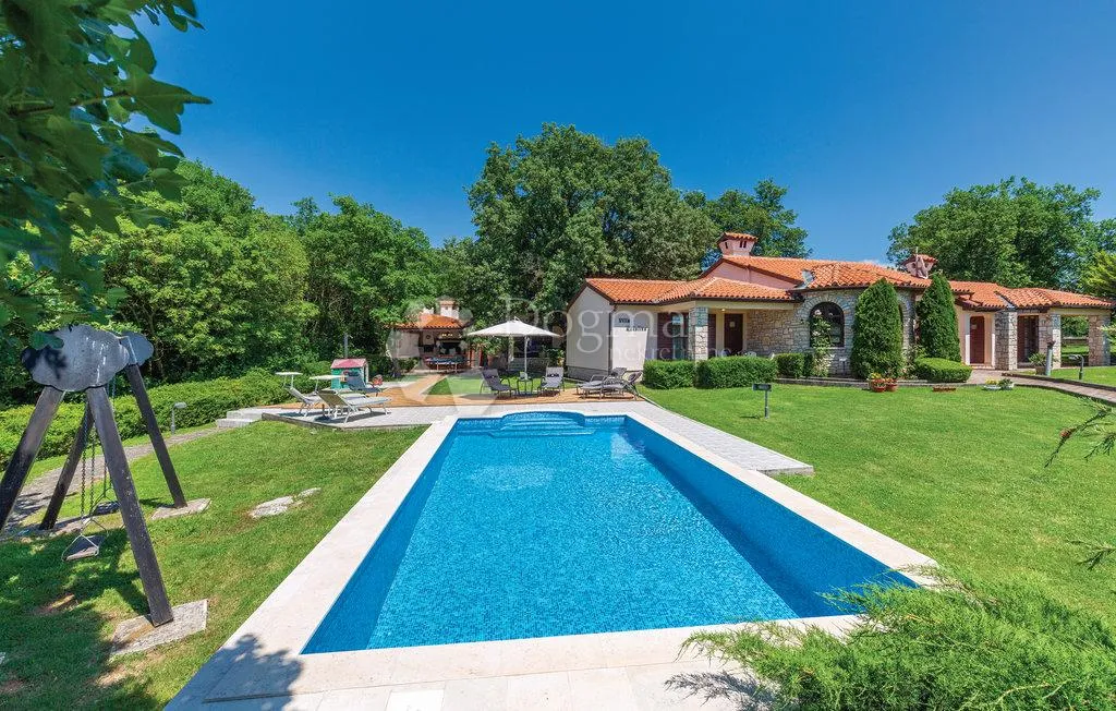 kamena kuća na šarmantnom imanju - slika 3