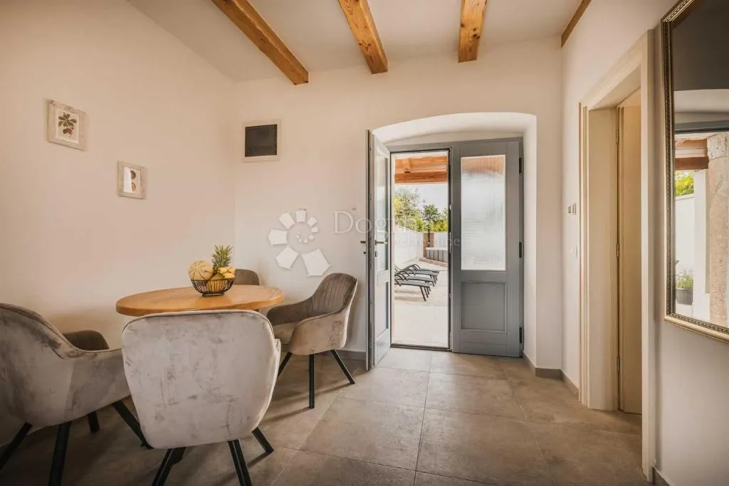 poreč - renovirana kamena kuća zadnja u nizu s jakuzijem - slika 5