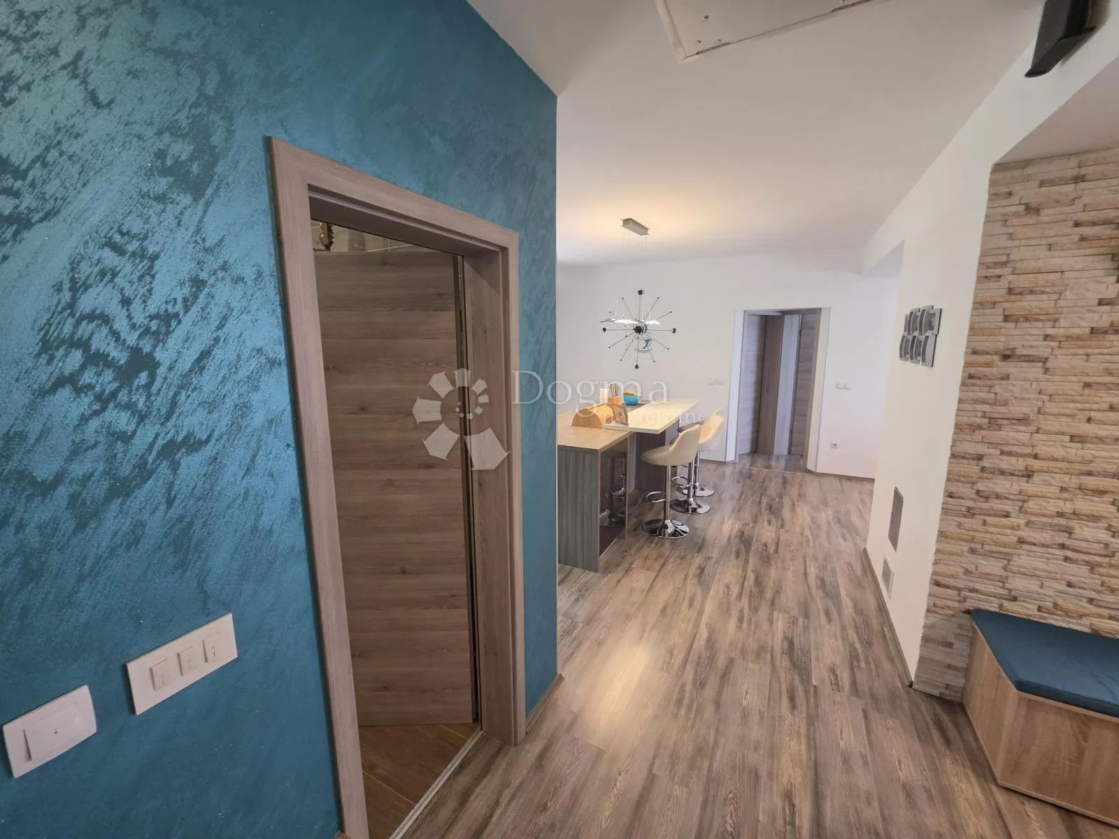 kuća s panoramskim pogledom između zaboka i krapine! - slika 4