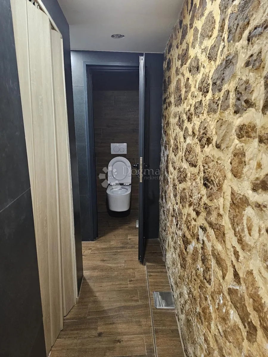kuća sa restoranom, 1 red uz more - slika 7