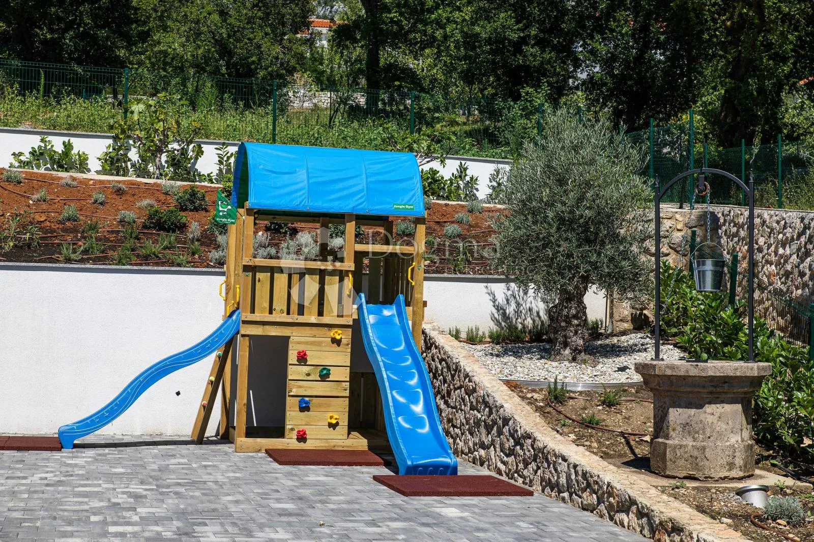 luksuzna vila u mirnom okruženju - slika 43