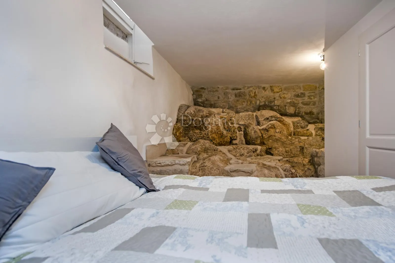 rovinj - sniženo! kuca s 3 apartmana u srcu starog grada - slika 19