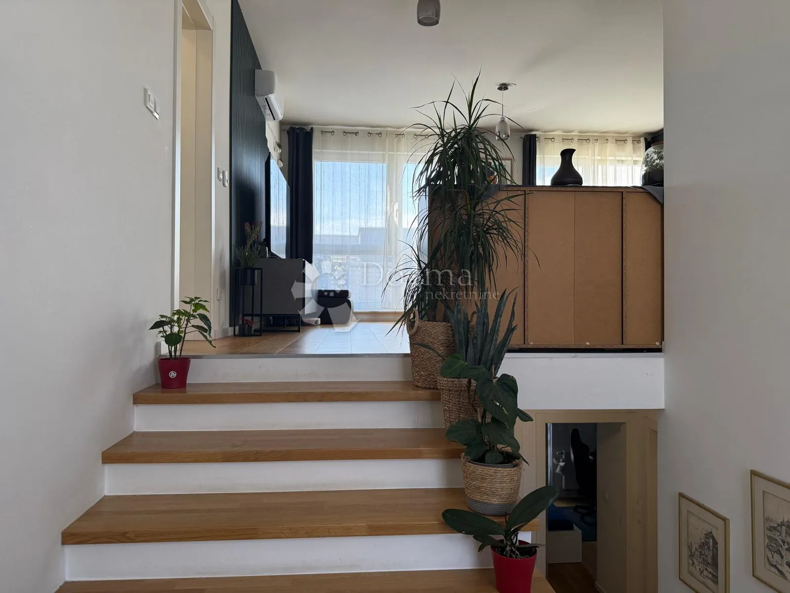 prostran 4-soban stan na dvije etaže – odra - slika 6
