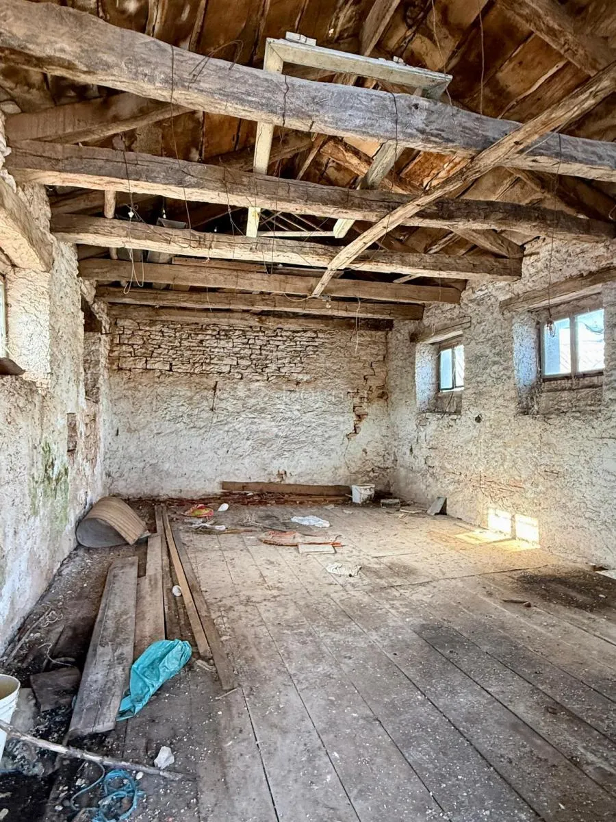 kamena kuća za renovaciju u pilatima - slika 22