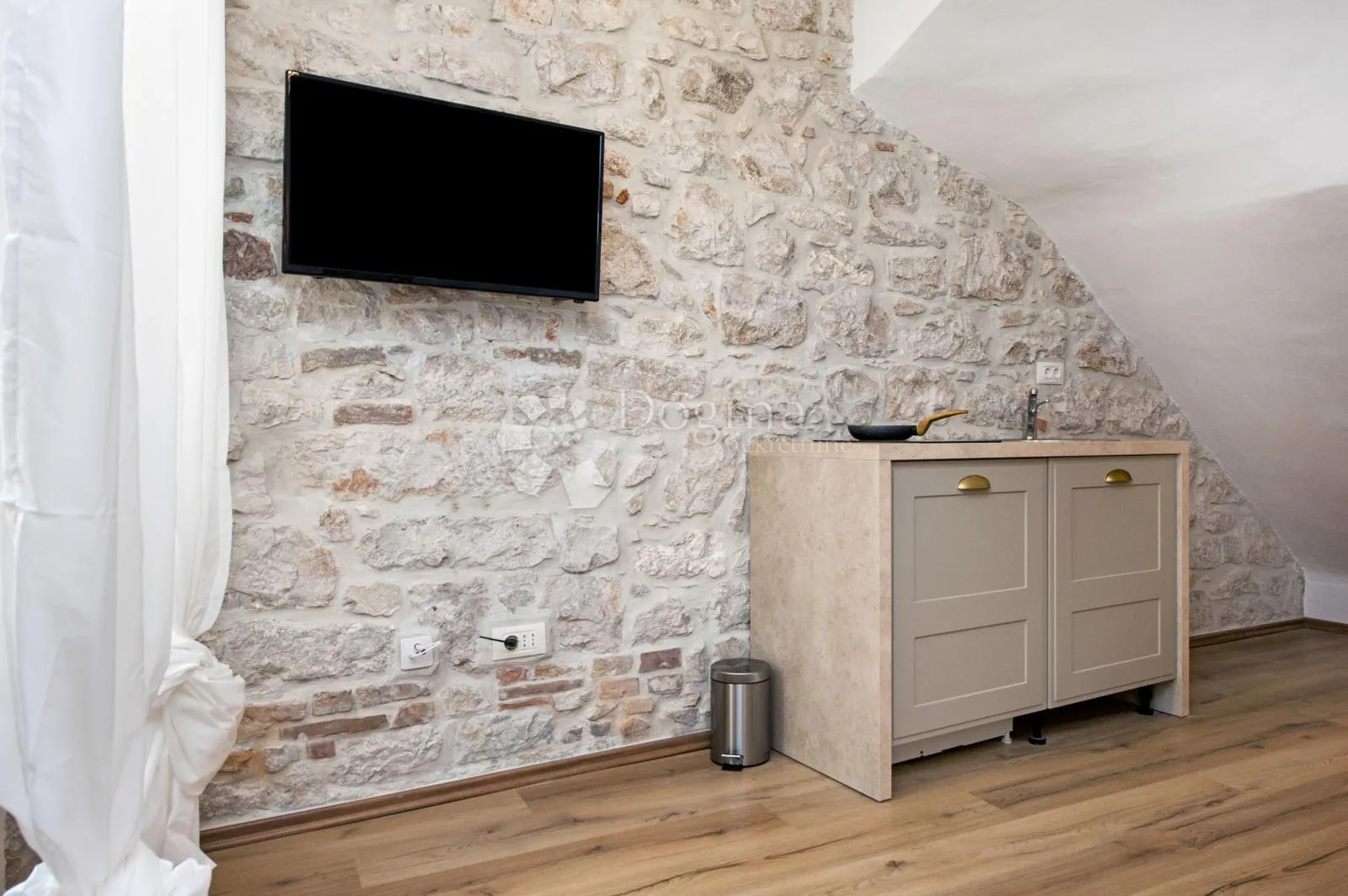 rovinj - sniženo! kuca s 3 apartmana u srcu starog grada - slika 32