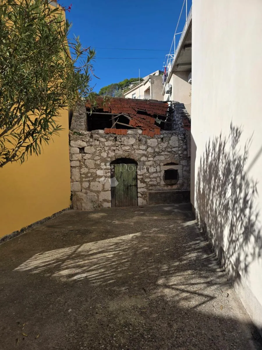 šibenik- 2 kuće u centru grada ! izvrsna prilika - slika 33