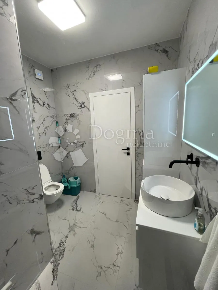 bibinje - potpuno opremljen penthouse s bazenom na krovnoj terasi - slika 10