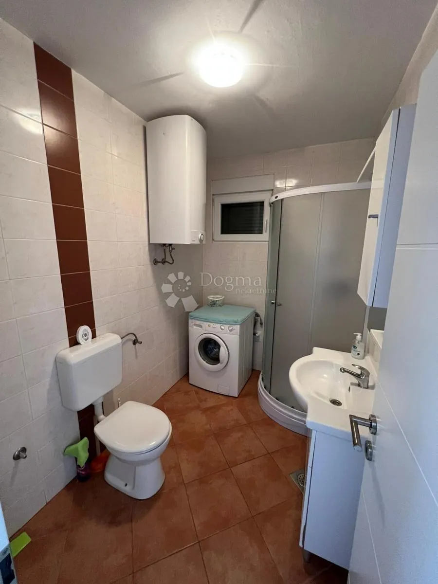 etaža kuće sa dva apartmana,novi vinodolski - slika 11