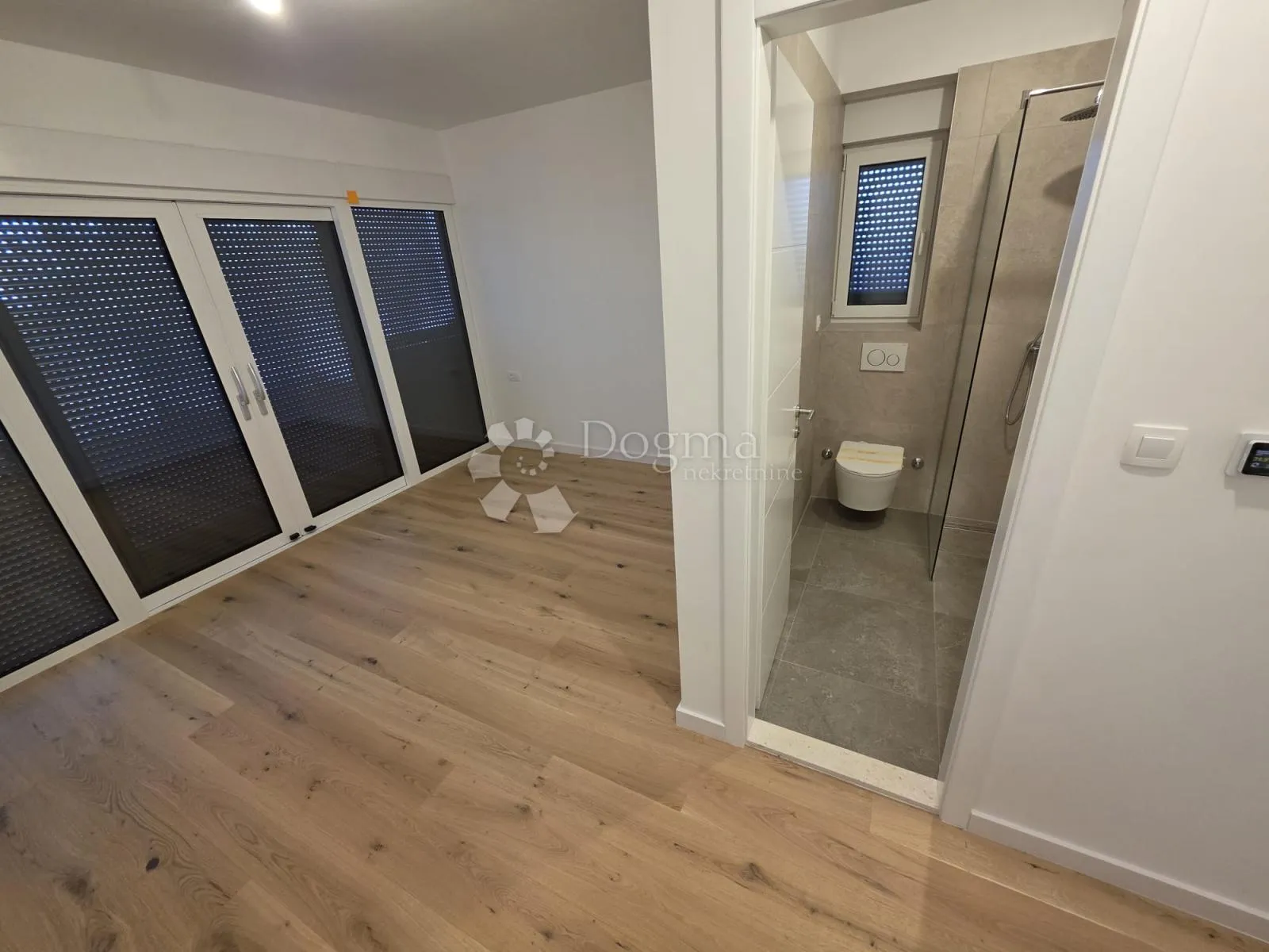vinišće- top prilika!!! moderna villa s pogledom na more - slika 9