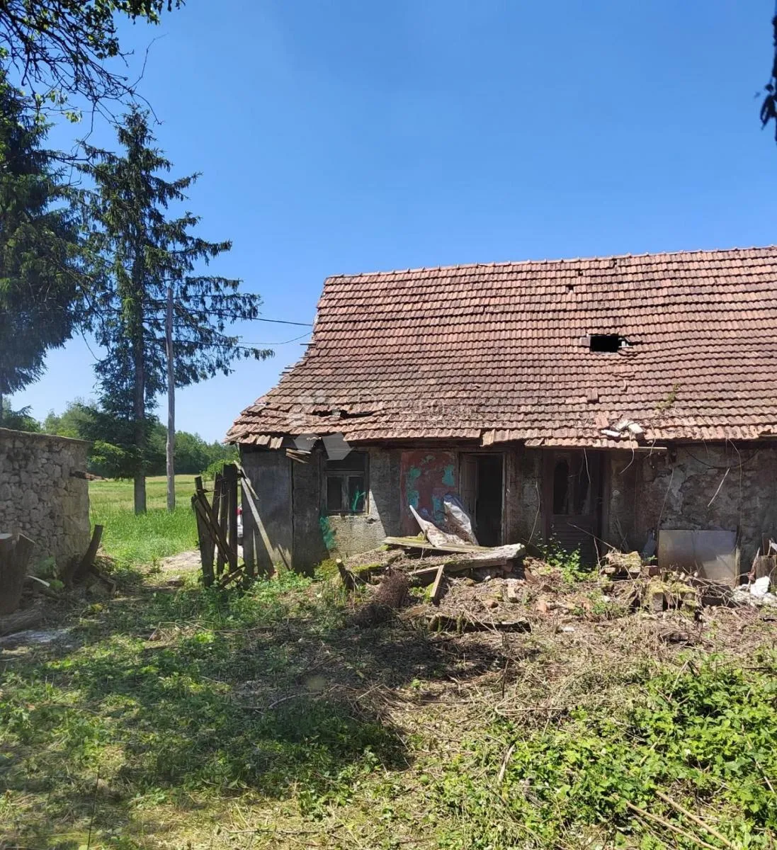 imanje u oštarijama sa kućom za adaptaciju - slika 10