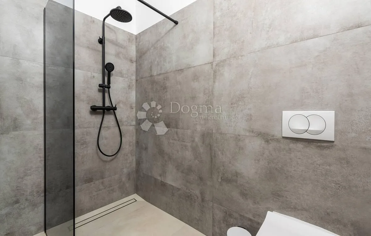 villa s bazenom i jacuzzijem - poreč - slika 15