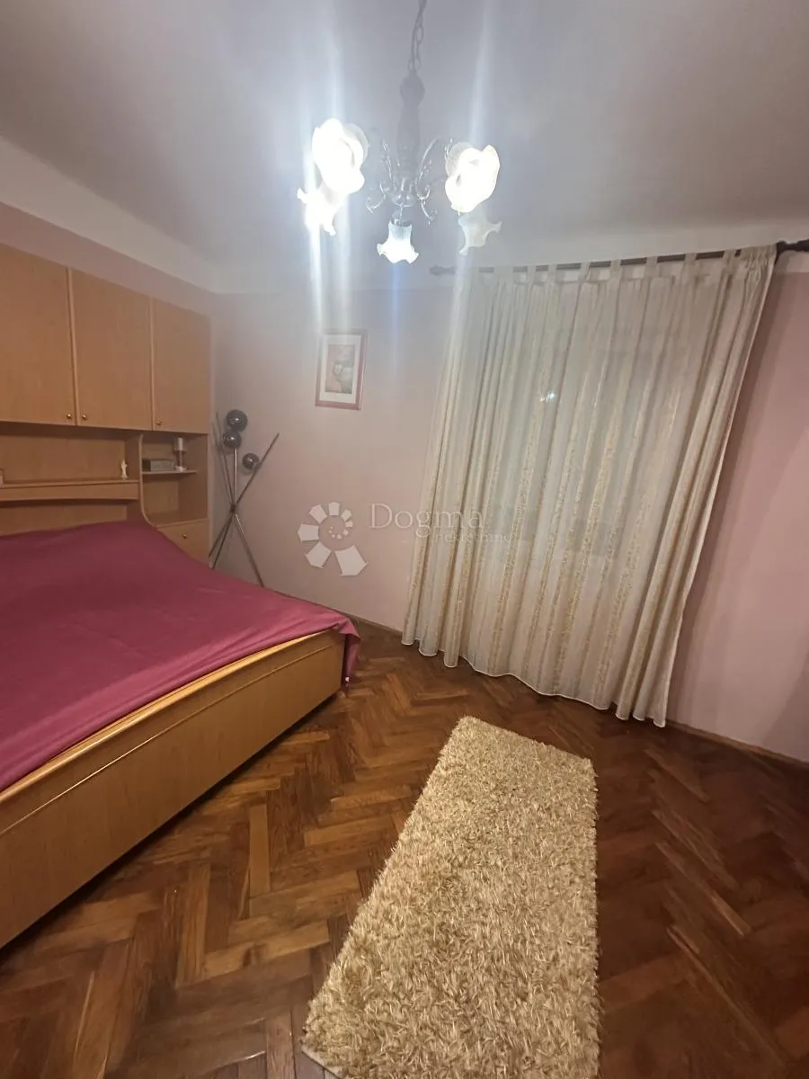 stan u centru zadra 41 m2 - slika 14