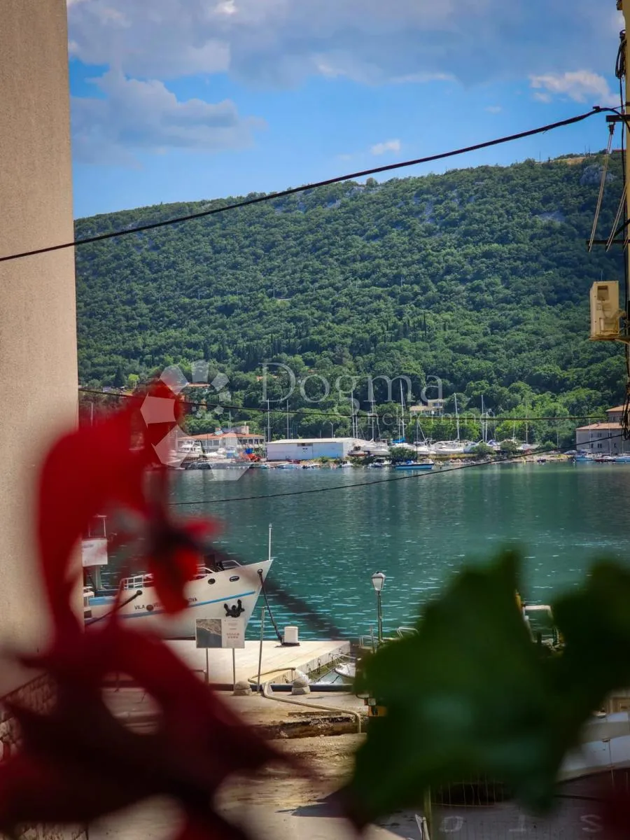 bakar kuća 140m2 na 20m od mora! - slika 2