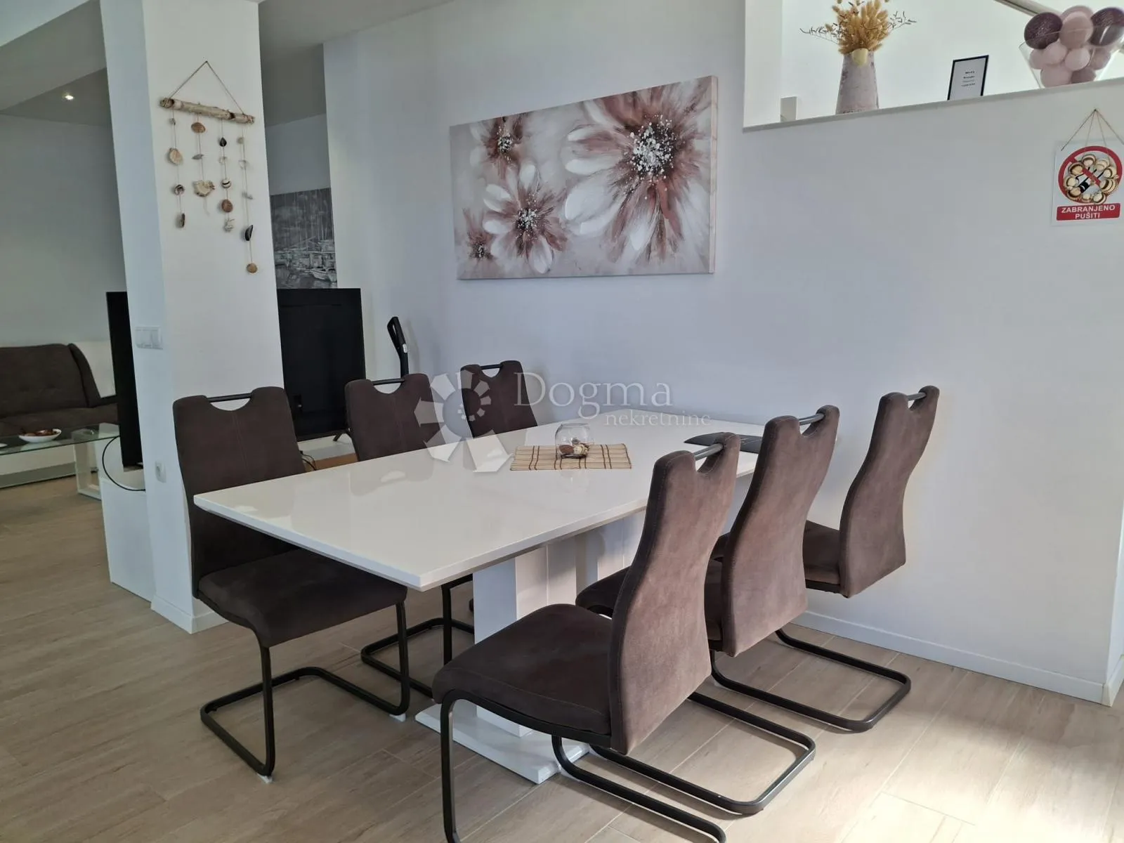 banjol-dvojna mediteranska vila s pogledom na more i bazenima - slika 12