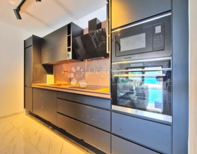 barić draga prvi red do mora villa 284 m2 - slika 27