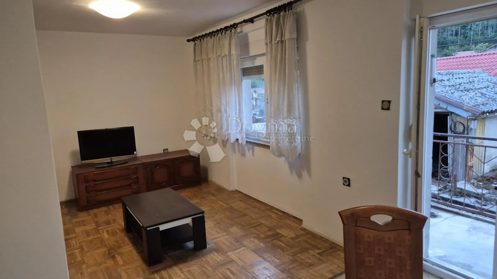 klana - studena, dvije etaže kuće, stan i pp - slika 9