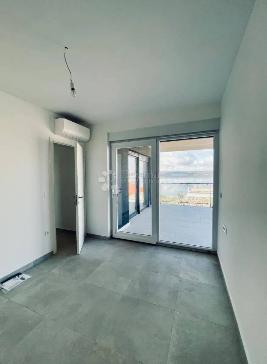 trosoban stan s pogledom na more, 50 m od mora – maslenica - slika 7