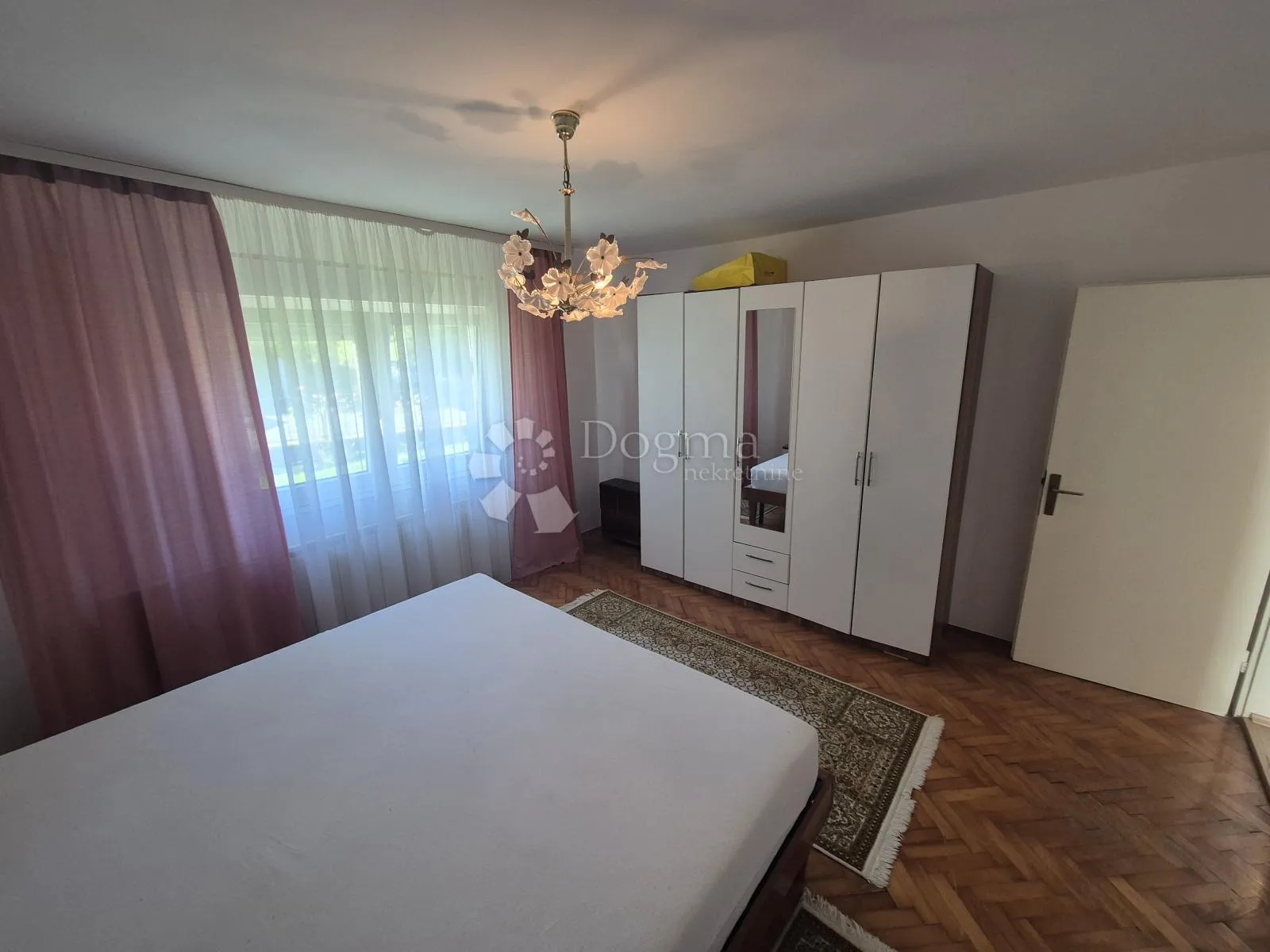 kuća s dva stana, gospodarskim objektom i gotovo 3 hektra zemljišta - slika 15