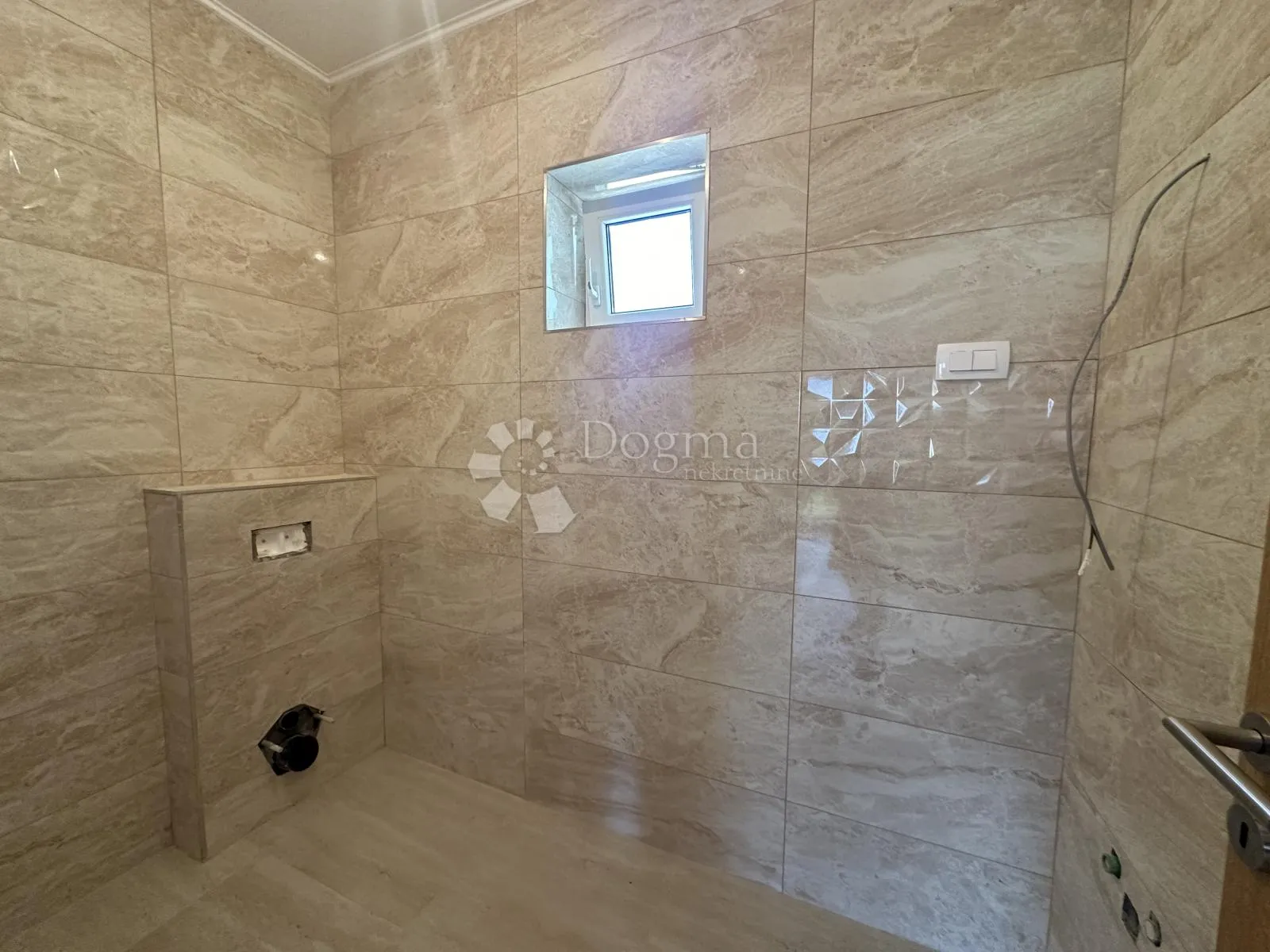 crikvenica dva apartmana 150m2 prilika!! - slika 9