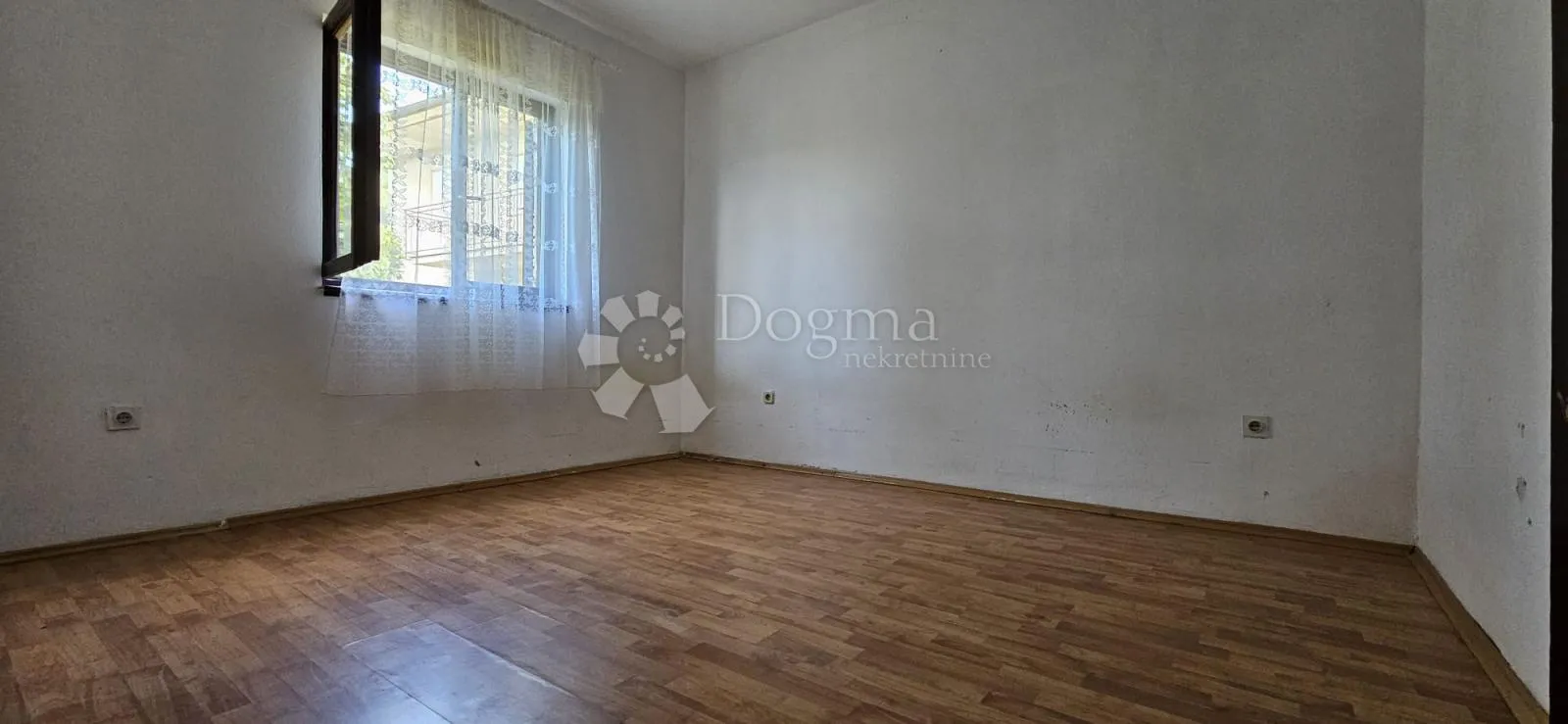 komforna mala kuća od 110m² - slika 8