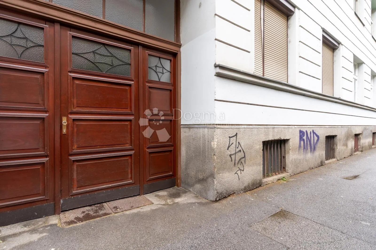 centar grada, petorosoban stan s potencijalom - slika 17