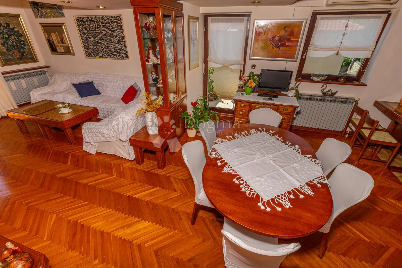 apartman sa galerijom i prekrasnim pogledom na more - slika 31