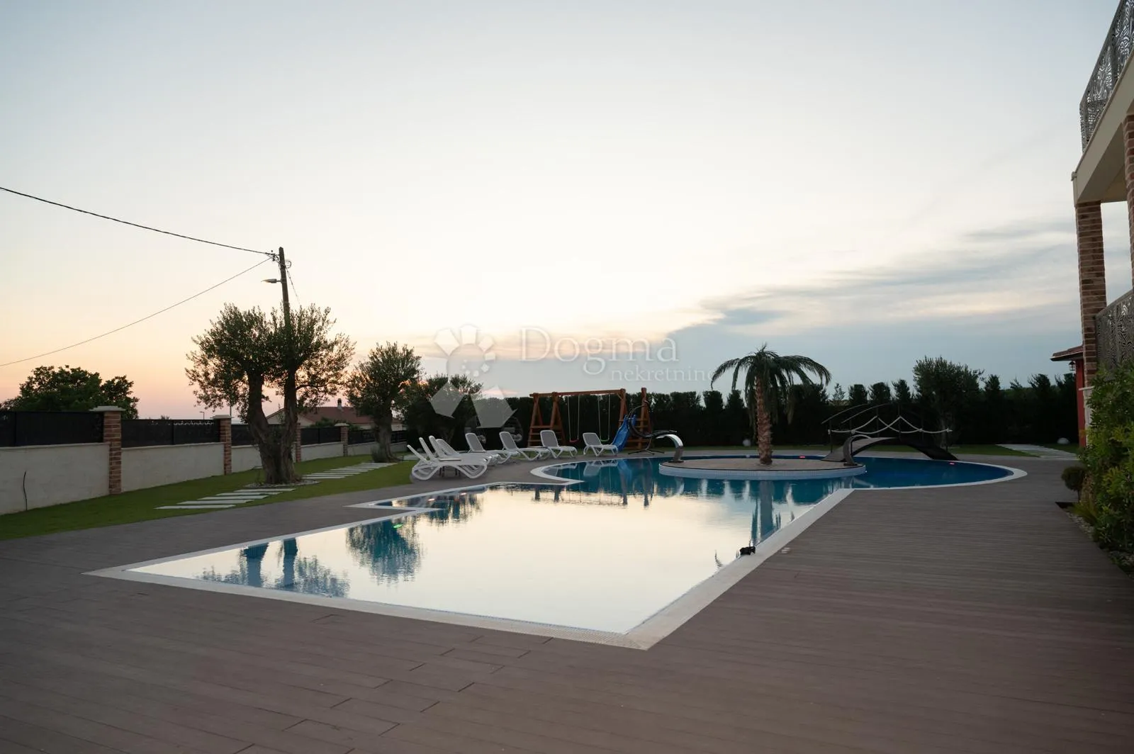 hacienda s najvećim privatnim bazenom u okolici - slika 10