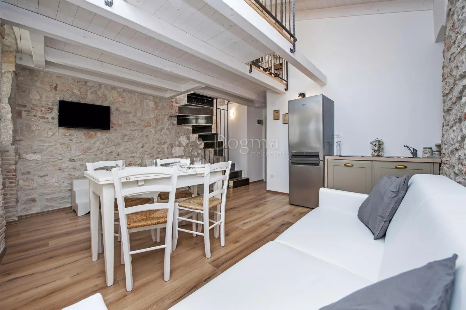 rovinj - sniženo! kuca s 3 apartmana u srcu starog grada - slika 1