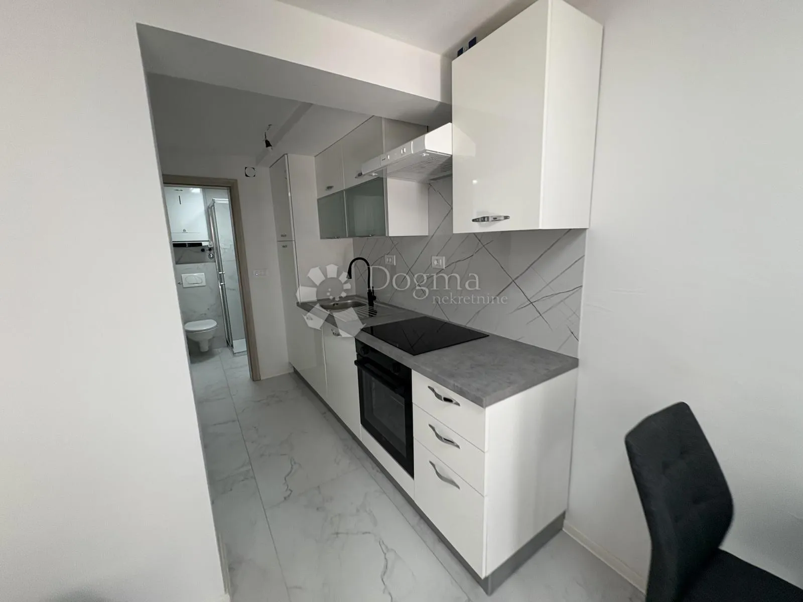 kompletno renovirani apartman u prizemlju - slika 5